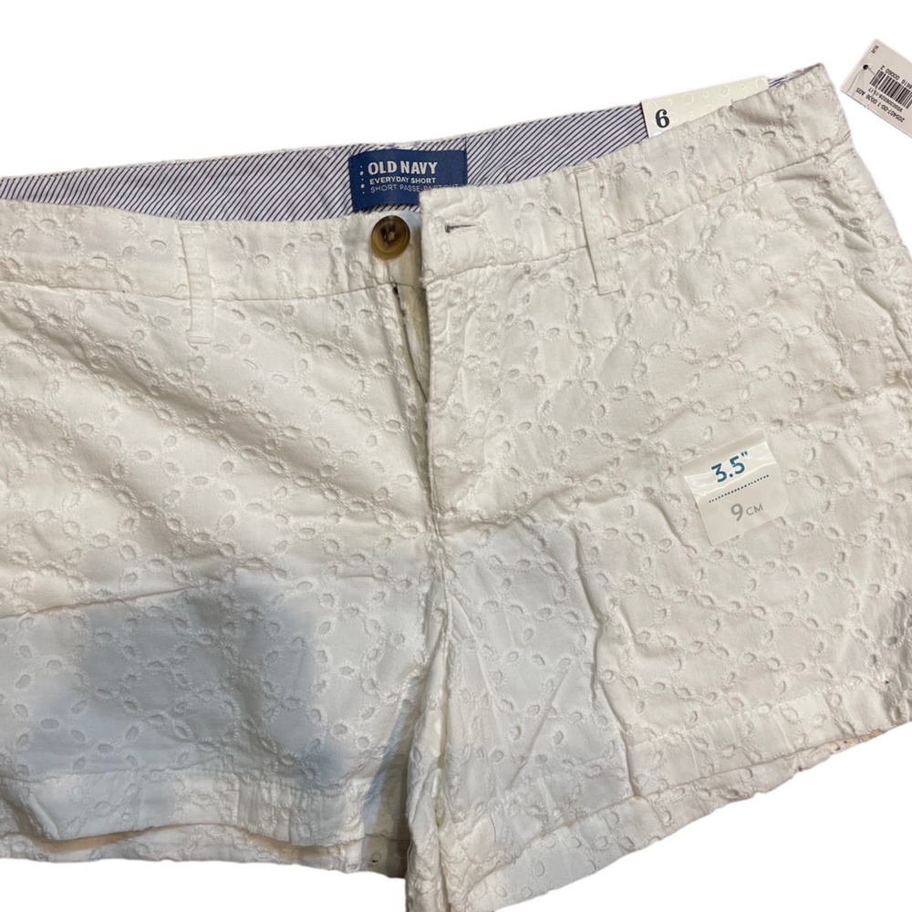 Women’s shorts size 6